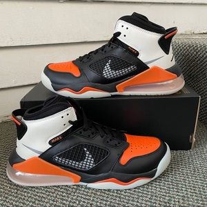 Brand new Jordan Mars 270 GS size 7Y